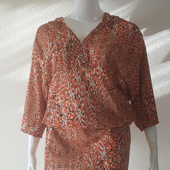 Plus size Casual Dress made from Multi-print fabric. - Picture 4 of 9